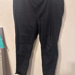 Chico's Black Pull-On Jegging Ankle Pants